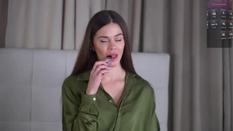 Miss Victoria online show from November 2025 05:31:01 PM