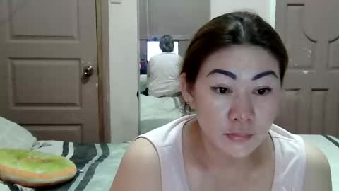 Snapshot of miss_zephyr chatting on February 2026 10:41:01 AM HOT MOMMY ZEPHYR online show from February 2026 10:41:01 AM