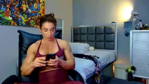 Snapshot of missale chatting on April 2026 07:20:01 PM Alesyamuscledoll online show from April 2026 07:20:01 PM