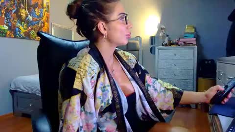 Snapshot of missale chatting on May 2026 08:06:01 PM Alesyamuscledoll online show from May 2026 08:06:01 PM