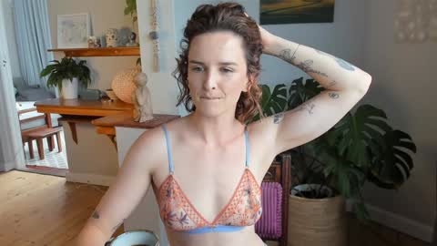 Alexandra Thorn online show from February 2026 10:53:02 AM