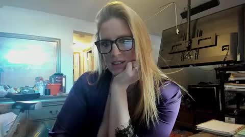 Snapshot of missandsircum chatting on March 2025 07:49:02 PM missandsircum online show from March 2025 07:49:02 PM
