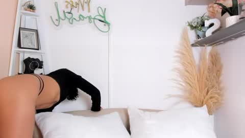 Snapshot of missbrasil_ chatting on June 2026 12:08:01 PM Sara Vanegas online show from June 2026 12:08:01 PM