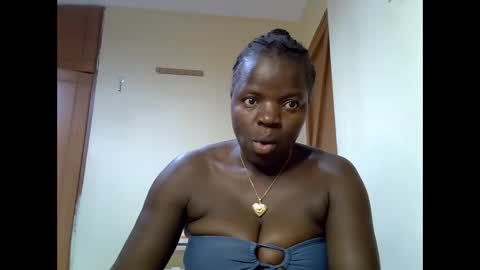 Snapshot of misscandy352_ chatting on May 2026 06:08:02 AM misscandy352_ online show from May 2026 06:08:02 AM