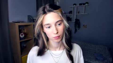 Shelley online show from September 2025 07:19:02 AM