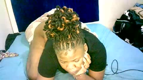 Snapshot of misscuteberry chatting on December 2025 11:53:01 PM VAL online show from December 2025 11:53:01 PM