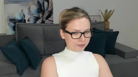 Miss Darina Ross online show from January 2025 05:33:02 PM