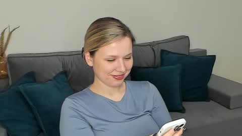 Miss Darina Ross online show from January 2025 09:17:02 PM