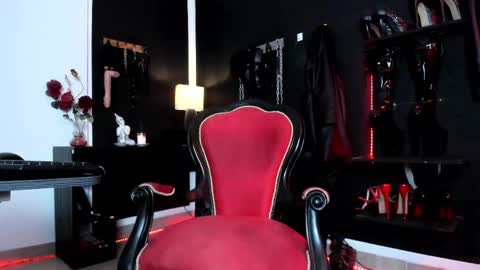 Snapshot of missdarklady chatting on February 2025 09:56:02 PM Missdarklady online show from February 2025 09:56:02 PM