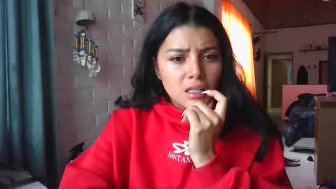 melodie  online show from October 2025 07:00:01 PM