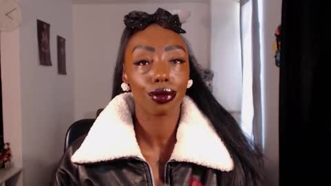 Emilie Diaz online show from March 2026 12:49:01 PM