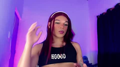 Snapshot of missfer_bigdick chatting on April 2026 06:53:02 PM Fer online show from April 2026 06:53:02 PM