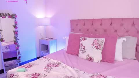 Melany Hiller online show from November 2025 02:44:01 AM