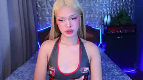 Snapshot of missionary_addiction_cumshot chatting on June 2026 02:32:01 PM im your queen steffie online show from June 2026 02:32:01 PM