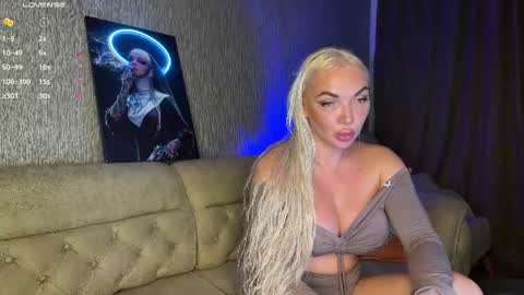 Jess online show from August 2026 10:19:01 PM
