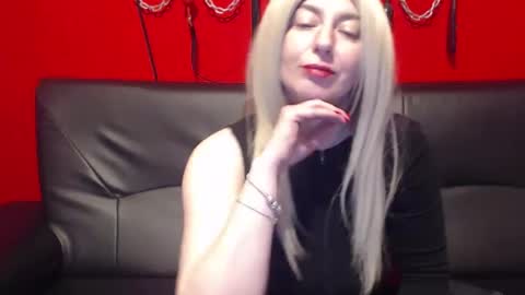 Snapshot of misskaliania chatting on December 2024 01:24:02 AM MissKaliAnia online show from December 2024 01:24:02 AM