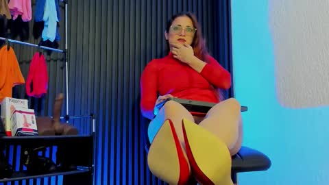 misskathyfox online show from November 2025 07:35:02 PM