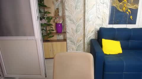 MissLaura online show from November 2025 05:46:02 AM