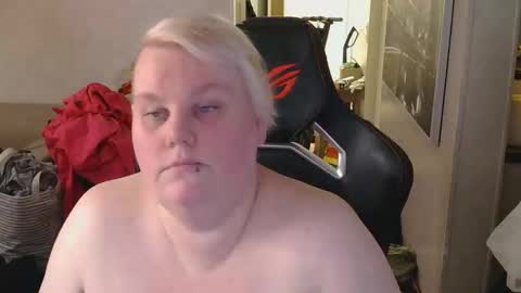 Snapshot of misslj90 chatting on April 2026 08:20:02 PM misslj90 online show from April 2026 08:20:02 PM