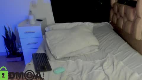 Lucye Robbie online show from January 2025 07:49:02 AM