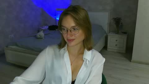 OneGoddess online show from October 2025 06:41:01 PM