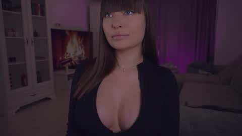 LUXXANDRA online show from February 2026 08:55:02 AM