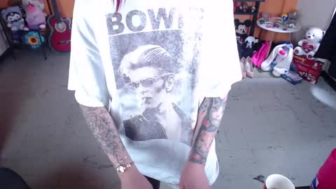 Miss Mia online show from February 2025 04:00:02 PM