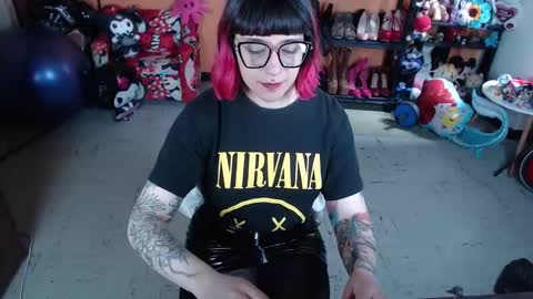 Miss Mia online show from October 2025 02:43:02 PM