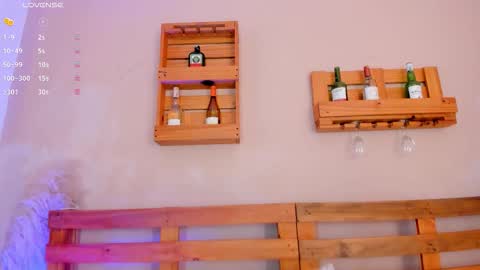 Mia  online show from October 2025 10:38:02 AM