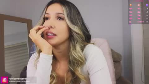 Emma Rivera online show from October 2025 01:06:02 AM