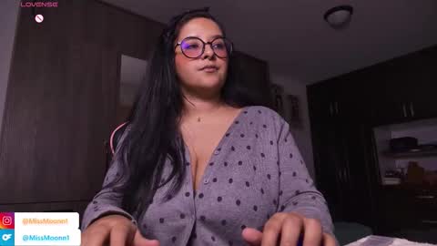 MissMoon online show from October 2025 01:19:02 AM