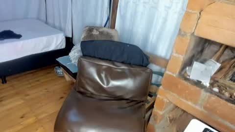 Snapshot of misspink152015 chatting on December 2024 11:40:01 PM sarah online show from December 2024 11:40:01 PM