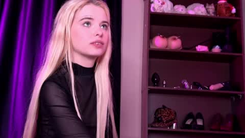 Misss Lola Angel online show from January 2025 05:16:02 PM