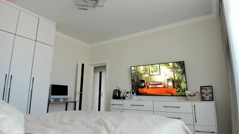 You can call me Pretty online show from March 2026 12:00:02 PM