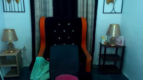 Snapshot of misstressallisonts chatting on December 2024 09:09:02 AM Allisondont forget follow me online show from December 2024 09:09:02 AM