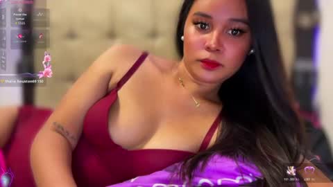 Snapshot of missxthalia697 chatting on June 2026 08:28:01 AM Miss. Thalia online show from June 2026 08:28:01 AM