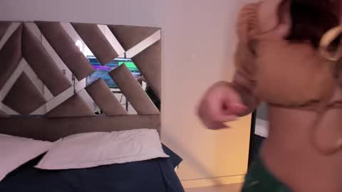 Snapshot of missy_davis chatting on February 2025 08:25:01 PM Miss online show from February 2025 08:25:01 PM