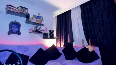 Snapshot of missyuliaslut chatting on July 2026 07:43:01 AM missyuliaslut online show from July 2026 07:43:01 AM