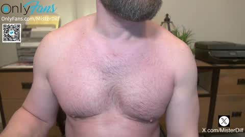 Snapshot of mister_dilf chatting on January 2025 04:09:01 PM MISTER DILF online show from January 2025 04:09:01 PM
