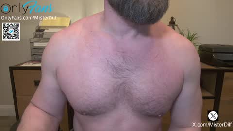 Snapshot of mister_dilf chatting on January 2025 12:09:01 AM MISTER DILF online show from January 2025 12:09:01 AM