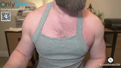 Snapshot of mister_dilf chatting on March 2025 06:50:01 PM MISTER DILF online show from March 2025 06:50:01 PM
