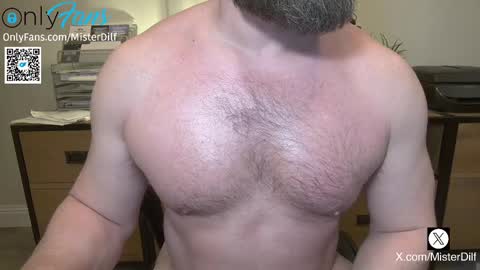 Snapshot of mister_dilf chatting on March 2025 09:54:02 PM MISTER DILF online show from March 2025 09:54:02 PM