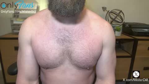 Snapshot of mister_dilf chatting on March 2025 01:51:01 PM MISTER DILF online show from March 2025 01:51:01 PM