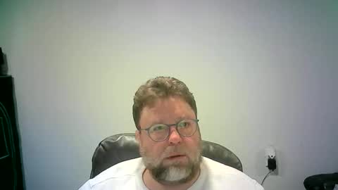 Snapshot of mister_happy567 chatting on November 2025 06:23:01 AM Mr. Happy online show from November 2025 06:23:01 AM