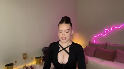 Snapshot of mistress_of_hearts chatting on June 2026 12:36:01 PM Mia online show from June 2026 12:36:01 PM