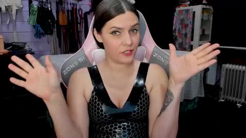 Snapshot of mistress_priest chatting on February 2025 07:02:01 PM Dirty Priest and Ivi online show from February 2025 07:02:01 PM