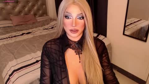 Snapshot of mistressemeraldxx chatting on February 2025 04:43:01 AM Ms Ems online show from February 2025 04:43:01 AM