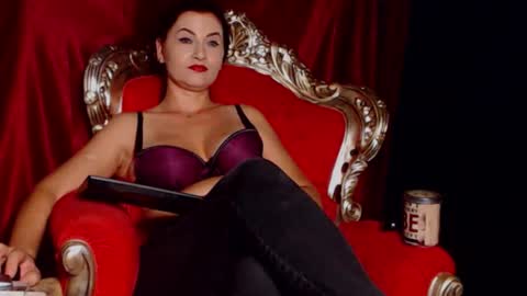 Snapshot of mistressfabiola chatting on September 2025 06:42:01 PM Mistress Fabiola online show from September 2025 06:42:01 PM