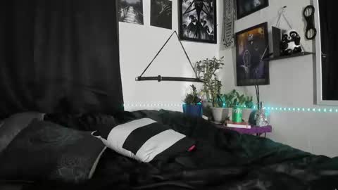 MistressLynn online show from November 2025 04:15:01 AM