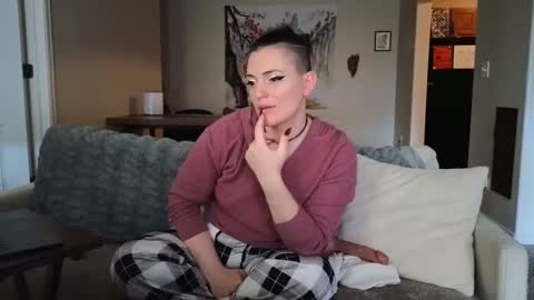 Snapshot of mistressquynnxo chatting on December 2024 09:01:01 PM Mistress Quynn online show from December 2024 09:01:01 PM